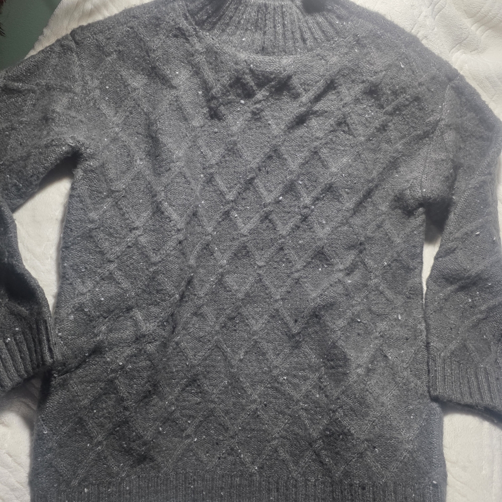 Ann Taylor Women Sweater NWT Cable knit gray Chunky M Petite